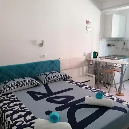 Russell's House In The Center & شقة سبليت