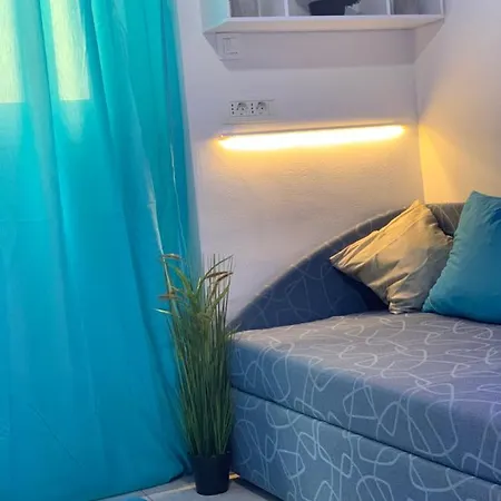 Russell's House In The Center & Split