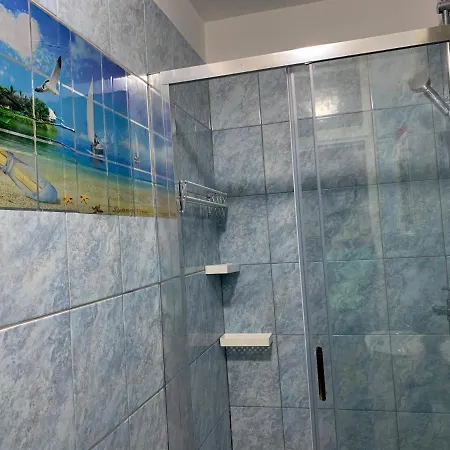 Russell's House In The Center & * Split