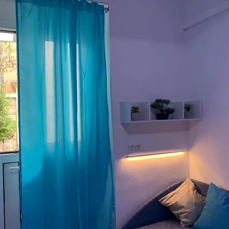 Russell's House In The Center & *