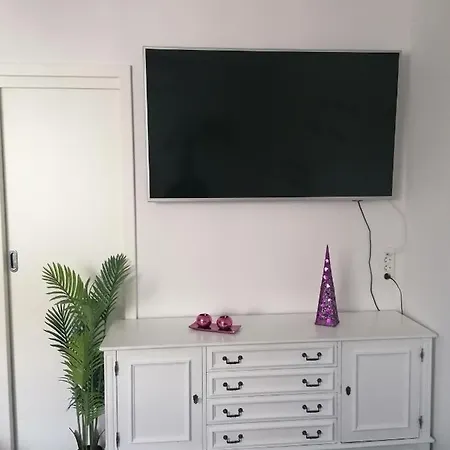 Russell's House In The Center & * Split