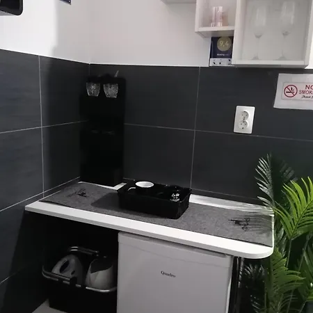 Russell's House In The Center & Apartment Split