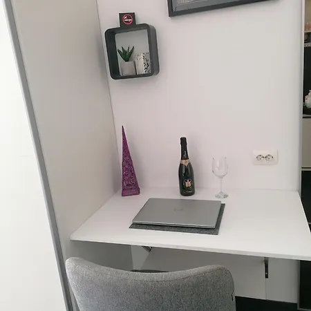 Russell's House In The Center & Apartment *