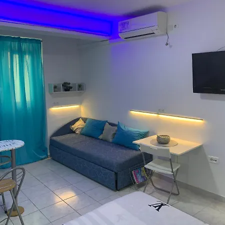 Russell's House In The Center & *