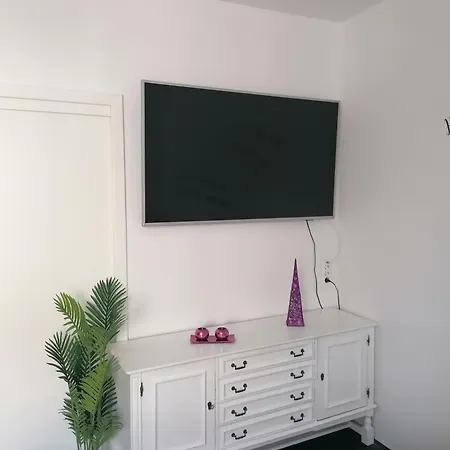 Russell's House In The Center & Split