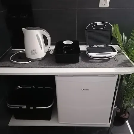 Russell's House In The Center & Split