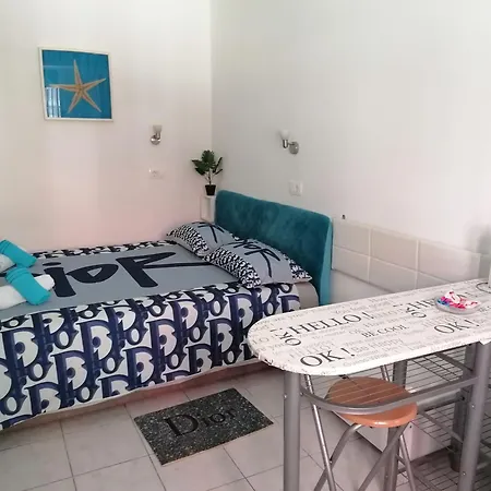 Russell's House In The Center & Appartement